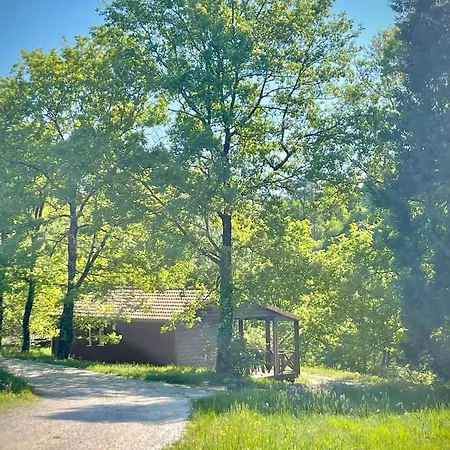 Le Village Enchanteur Hébergement de vacances La Chapelle-Aubareil