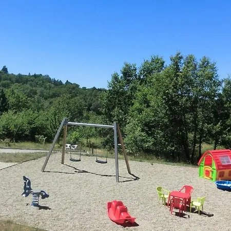 Le Village Enchanteur Hébergement de vacances La Chapelle-Aubareil