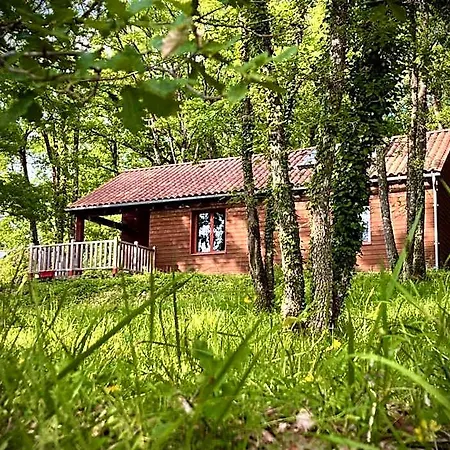 Le Village Enchanteur Hébergement de vacances *