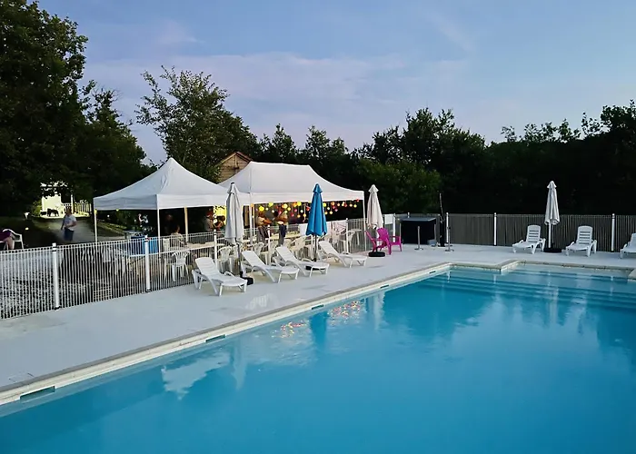 Hébergement de vacances Le Village Enchanteur *